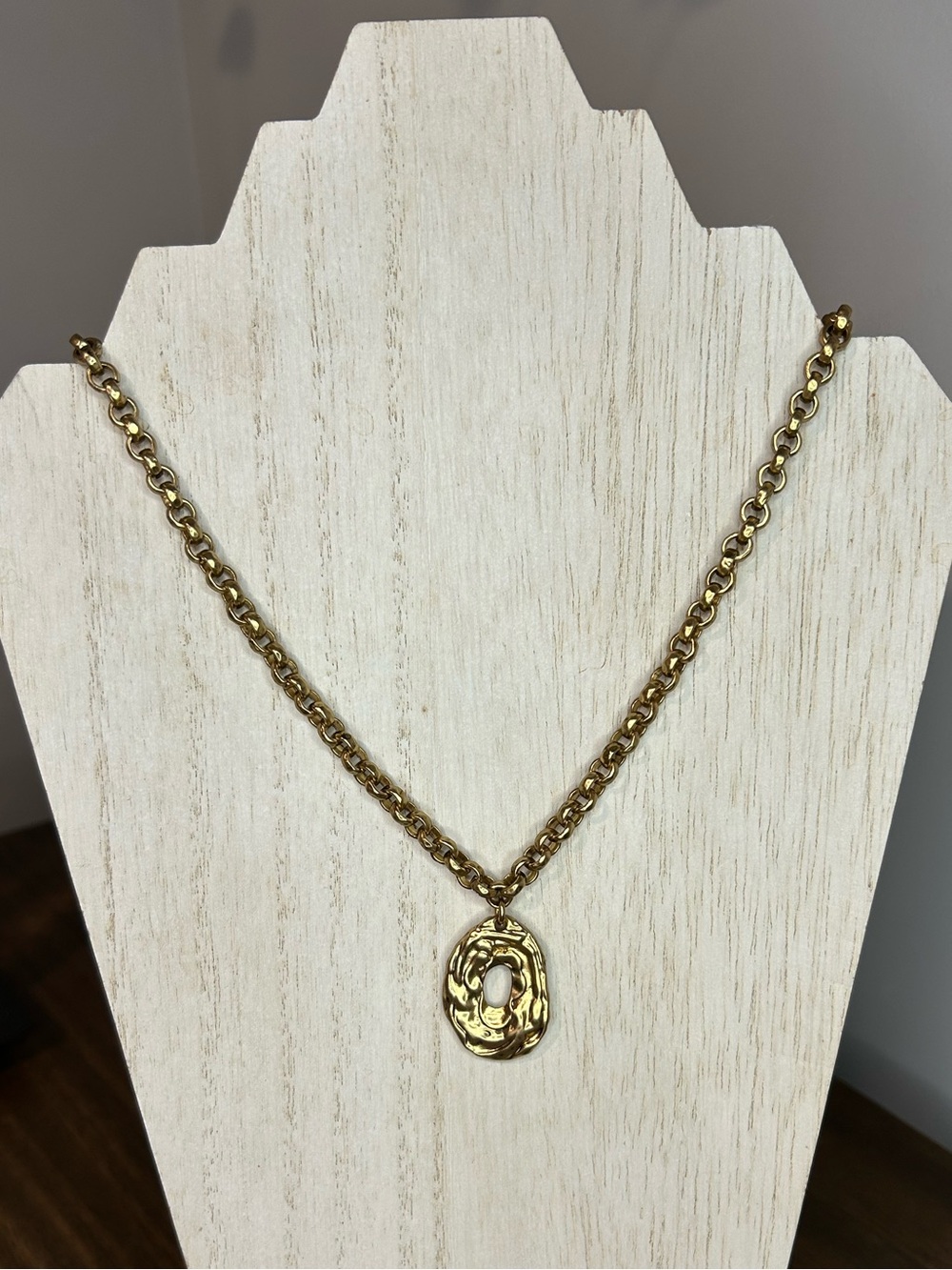 White House Black Market Convertible 3-in-1 Gold-tone Layered Pearl Necklace - Picture 4 of 9